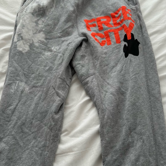 Freecity Heather Grey BleachOut Large Logo Sweatpants with Pockets - Picture 10 of 10